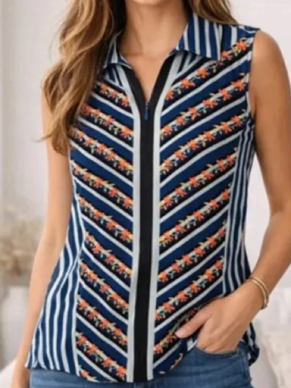 Cabi Chevron Top Style 6318 Spring 2023 Sleeveless Floral Zip Blouse Medium
